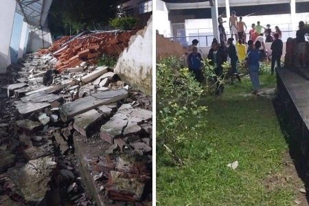 Muro de escola desaba e assusta alunos em Elísio Medrado; moto é atingida