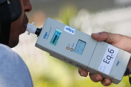 Projeto quer endurecer Lei Seca com multa de até R$ 30 mil e suspensão da CNH por 10 anos