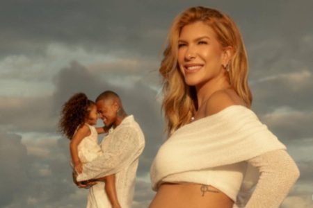 Lore Improta posa com Léo Santana e Liz em ensaio de gestante: “Somos abençoados”