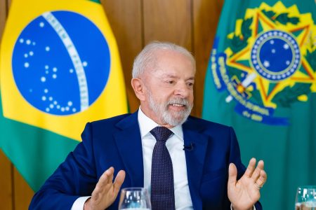 Lula anuncia envio de projeto para acabar com escala 6×1 no Brasil