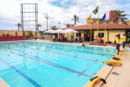 Salvador lança projeto com piscina assistida para crianças com autismo