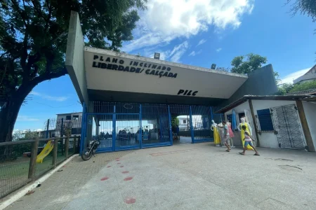 Linha de ônibus gratuita vai funcionar durante obras no Plano Inclinado Liberdade-Calçada