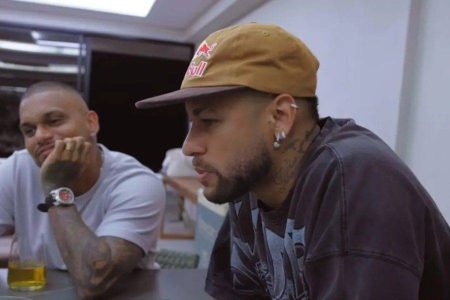 Neymar comenta polêmica após usar expressão “acordou de chico” em crítica à arbitragem: “não foi intenção”
