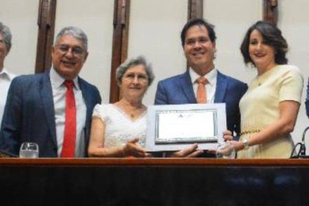 Líder do governo Jerônimo prestou homenagem a preso no caso Master