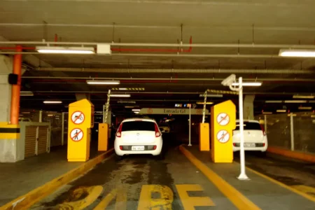 Vereador de Salvador propõe obrigatoriedade de estacionamento gratuito em bancos