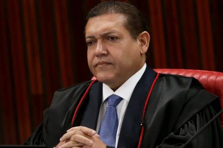 Transição no TSE antecipa sucessão e destaca perfis de Nunes Marques e André Mendonça