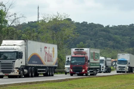 Acidentes em estradas federais deixam ao menos 84 mortos no feriado