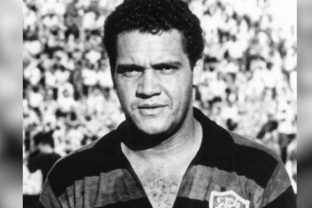 Morre Romenil, ídolo histórico do Vitória, aos 82 anos