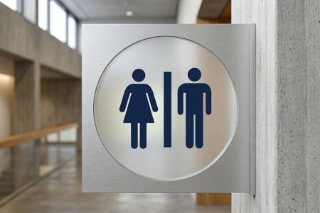 Projeto na Câmara propõe criação de banheiros neutros para pessoas trans