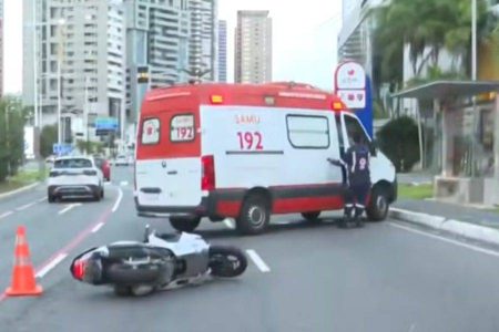 Mulher morre após perder controle da moto durante suposta tentativa de assalto em Salvador