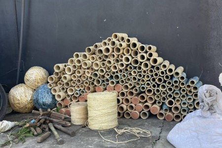 Polícia apreende mais de 200 “espadas” e material explosivo em Cruz das Almas