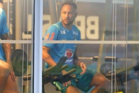 Neymar tem lesão confirmada e desfalca Seleção Brasileira nos amistosos pré-Copa