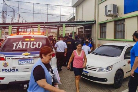 Adolescente de 13 anos invade escola armado, mata duas funcionárias e deixa dois feridos no Acre