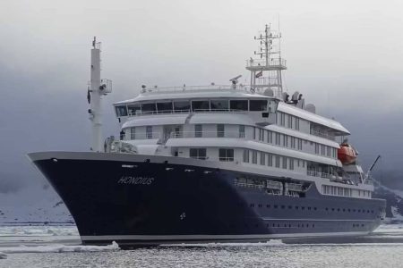 Três passageiros são retirados de navio de cruzeiro após surto de hantavírus