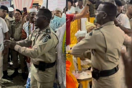 Policial militar faz saudação a Xangô em roda no Bembé do Mercado e cena repercute nas redes sociais