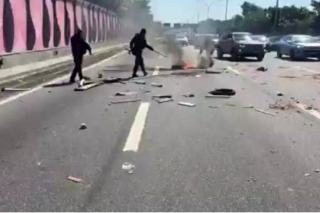 Megaoperação na Maré tem morte, fecha escolas e trava principais vias do Rio
