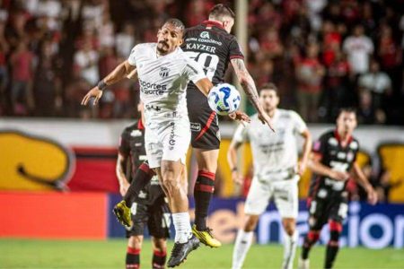 Vitória encara fantasma histórico contra o Ceará em duelo decisivo no Nordestão
