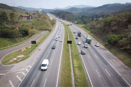 São Paulo terá primeira rodovia inteligente do país com Wi-Fi e recarga elétrica