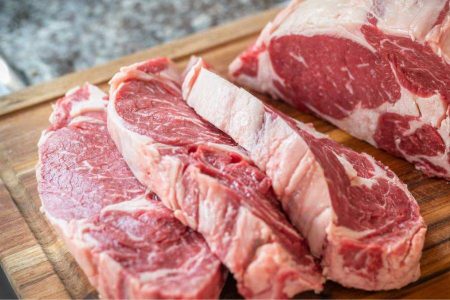 União Europeia barra carne brasileira e ameaça exportações do agronegócio