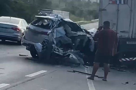Imagens mostram estado do carro após acidente que resulta na morte do cantor Zau O Pássaro