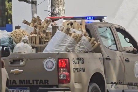 Polícia Militar apreende espadas e materiais de fabricação clandestina em Cruz das Almas