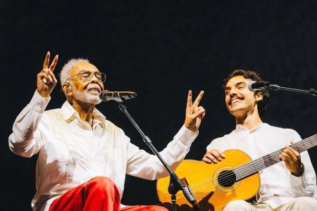 Bento Gil lança primeiro álbum solo “Silêncio Azul” com show no Rio