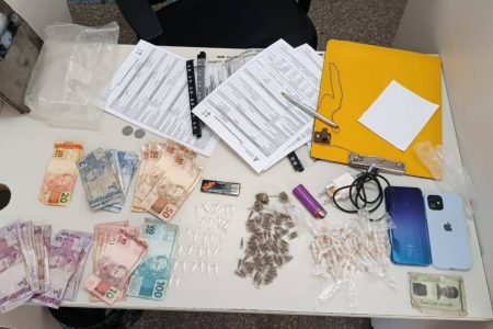 PM encontra mais de 170 porções de drogas com dupla em São Cristóvão