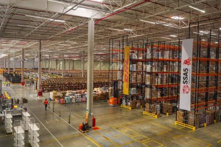 Amazon inaugura centro de distribuição em Salvador e promete entregar produtos no mesmo dia