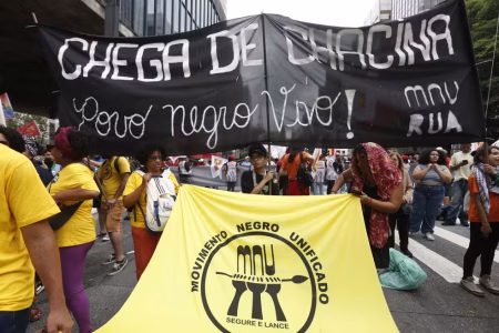 Atlas da Violência: 77% das vítimas de homicídio no Brasil são pessoas negras