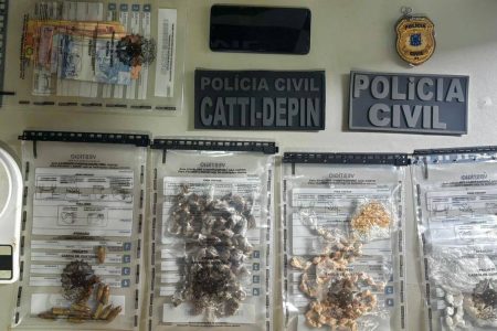 Homem é preso com drogas, munições e motocicleta usada no tráfico durante operação em Eunápolis