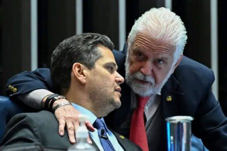 Alcolumbre manifesta apoio a Wagner após operação da PF: “Minha solidariedade integral”