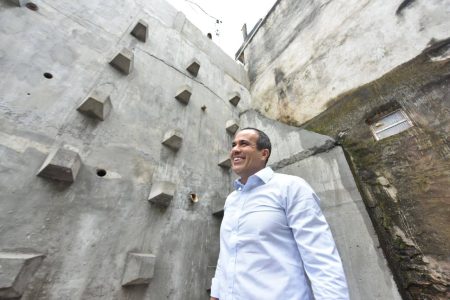 Com investimento de R$ 860 mil, Salvador entrega contenção de encosta no Subúrbio Ferroviário