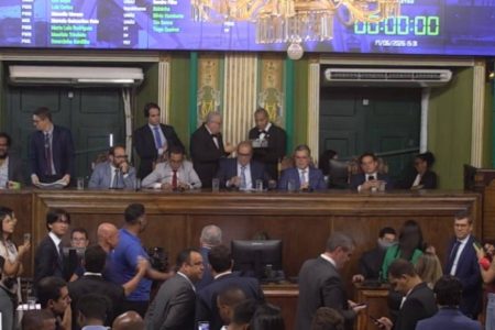 Câmara de Salvador adia votação de projetos de autoria dos vereadores
