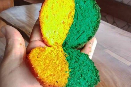 Acarajé verde e amarelo chama atenção em Salvador às vésperas da Copa do Mundo