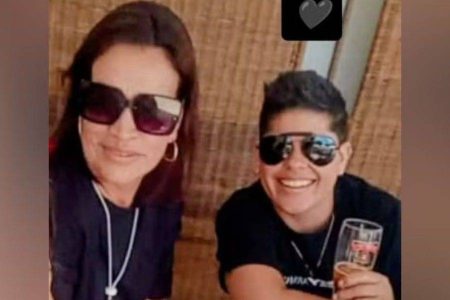 Diretora de escola estadual e companheira são encontradas mortas dentro de casa em Goiás