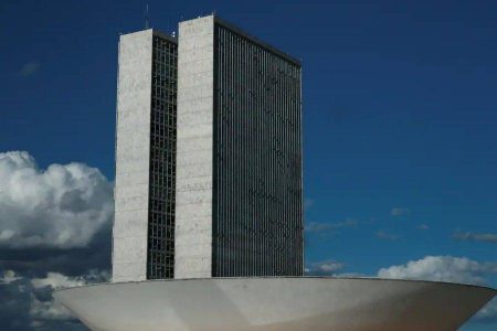 Projeto prevê aumento do teto de faturamento do MEI e mais contratações