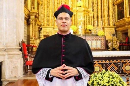 Padre baiano passa a integral “Tribunal do Papa” em Roma