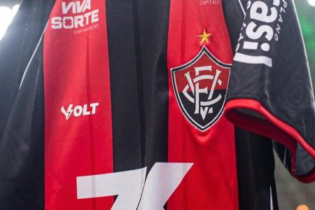 Vitória avalia troca de fornecedora esportiva e pode encerrar parceria com a Volt
