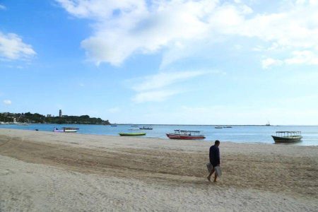 Prefeitura decreta emergência ambiental após contaminação na praia de São Tomé de Paripe