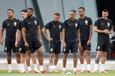 Ancelotti faz últimos ajustes, mas mantém dúvidas para duelo do Brasil contra o Haiti