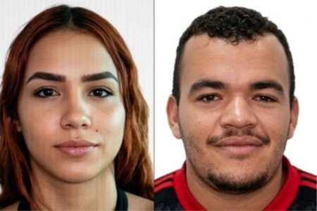 Casal é preso suspeito de espancar mulher até a morte após discussão por celular