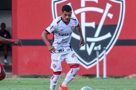 Atacante do Vitória está próximo de acerto com clube de Portugal