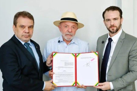 Lula assina decreto que bloqueia recursos de bets ilegais e destina valores à segurança pública