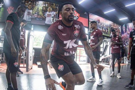 Elenco do Vitória retorna aos trabalhos e inicia preparação para sequência da temporada