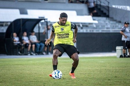 Vitória acerta contratação do lateral-direito Fabiano Souza