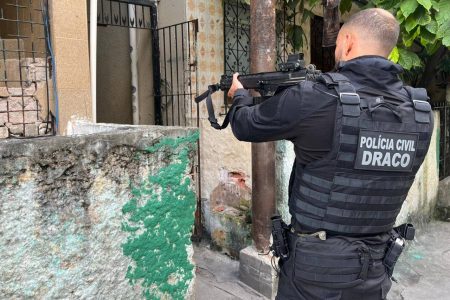 Operação Maré Vermelha mira patrimônio do crime organizado e bloqueia R$ 100 milhões