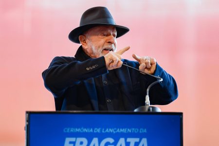 Lula critica Donald Trump e afirma que o mundo “está cheio de nego maluco”