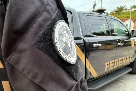 PF desarticula esquema financeiro do Comando Vermelho