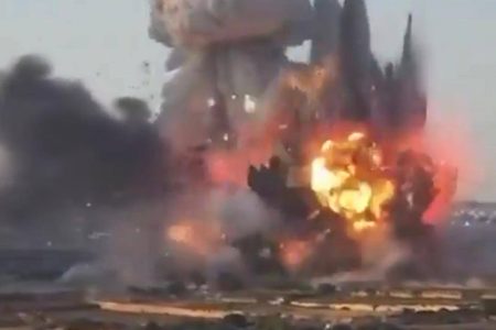 Vídeo registra momento de explosão em fábrica de fogos de artifício na Europa
