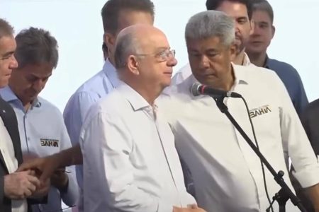 Jerônimo intervém após Zé Neto causar “distração” durante discurso de José Ronaldo